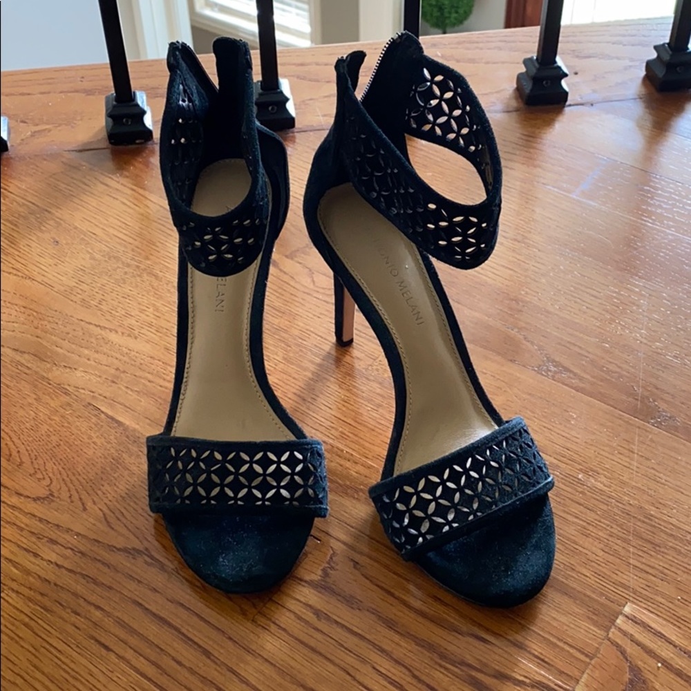 Antionia Melani Black Sandals